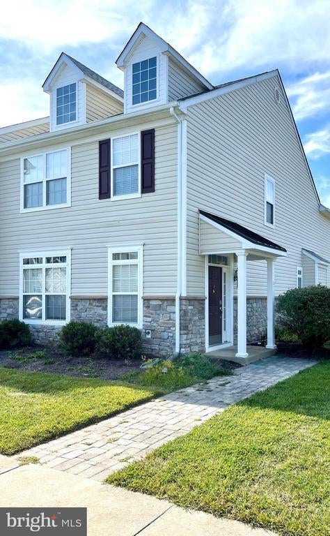 301 Old Squaw Ct, Cambridge