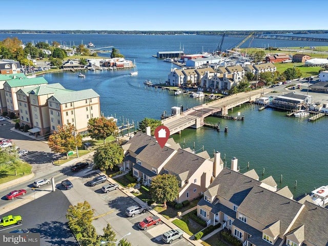 220 Market Sq #4c, Cambridge