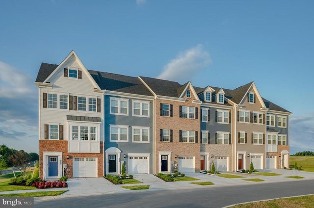 2186 Winterberry Ln, Cambridge