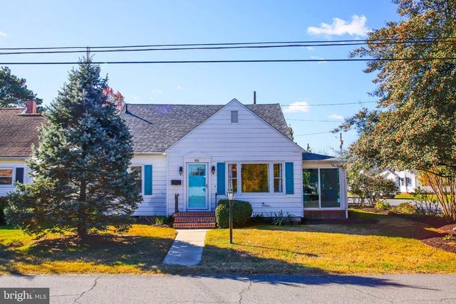 901 Talisman Ln, Cambridge