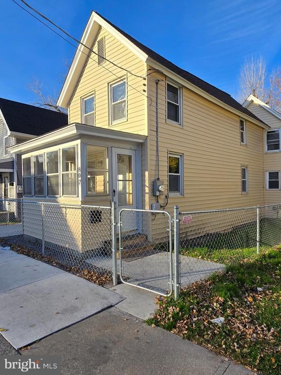 807 Pine St, Cambridge