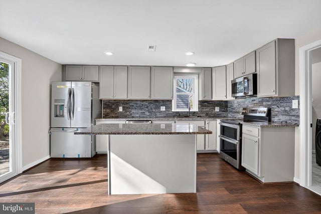 5904 Harvey St, East New Market