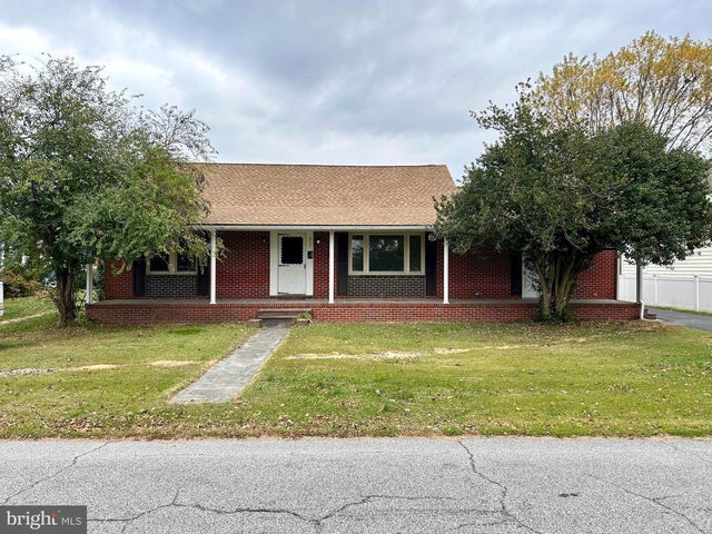 311 E Appleby Ave, Cambridge