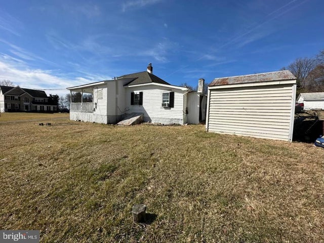 9814 Hall Rd, Frederick