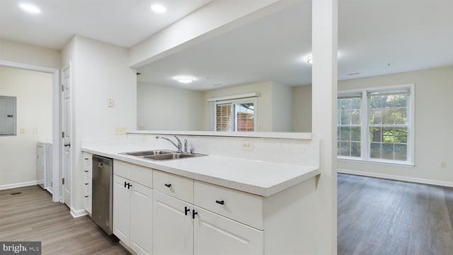 302 Baughmans Ln #e, Frederick