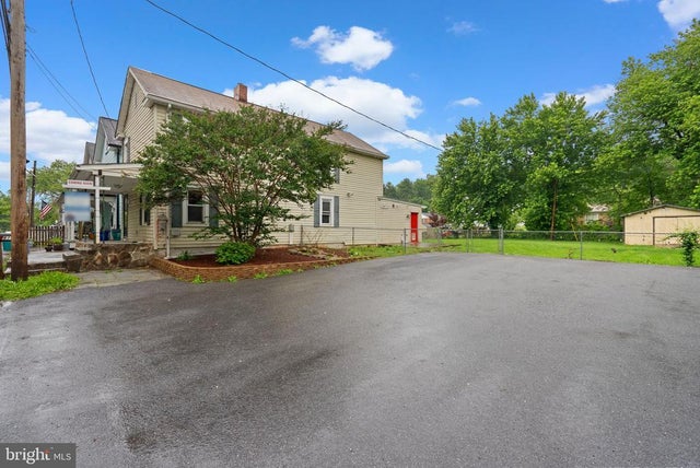 810 Knoxville Rd, Knoxville