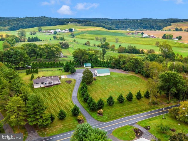 8429 Woodville, Mount Airy