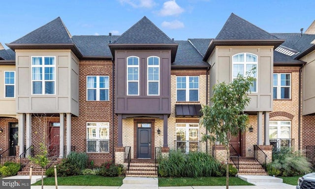 905 Holden Rd, Frederick