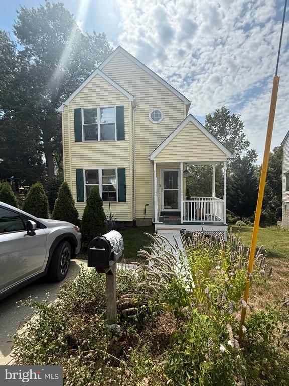 822 E B St, Brunswick