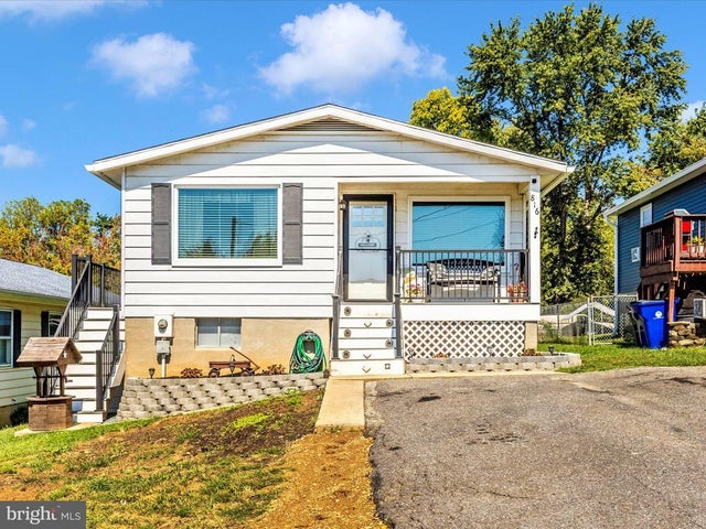 816 E E St, Brunswick