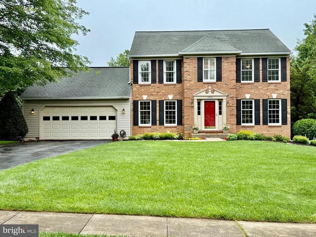1003 Meadowgreen Dr, Mount Airy