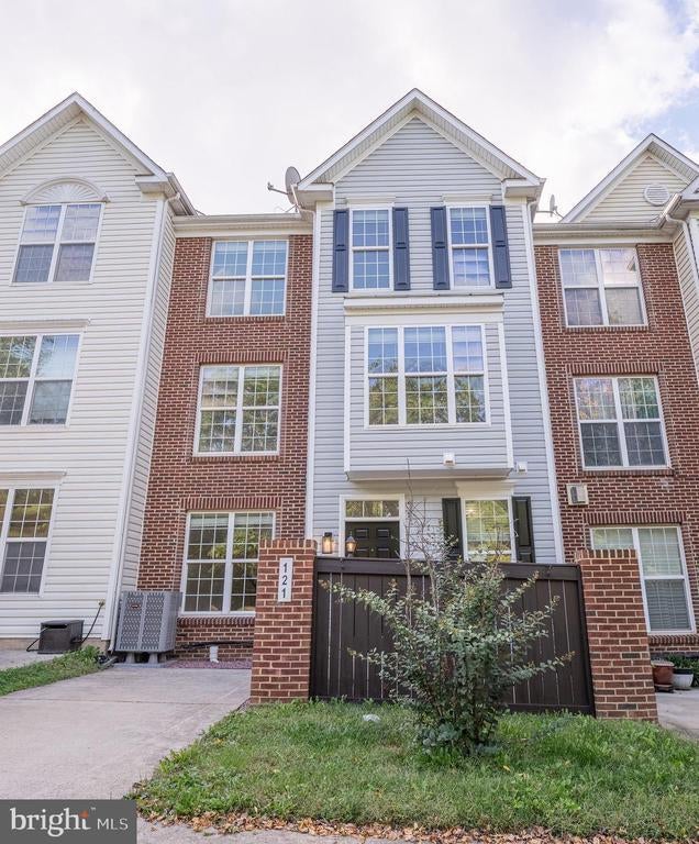 121 Whiskey Creek Cir, Frederick