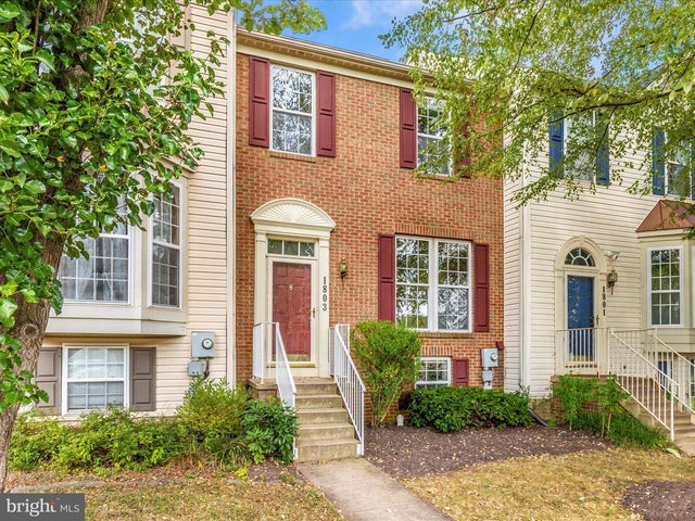 1803 Country Run Way, Frederick