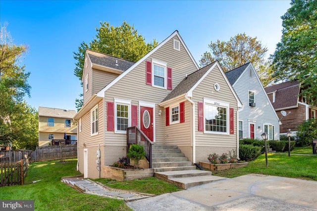 10742 Lake Edge Ct, New Market