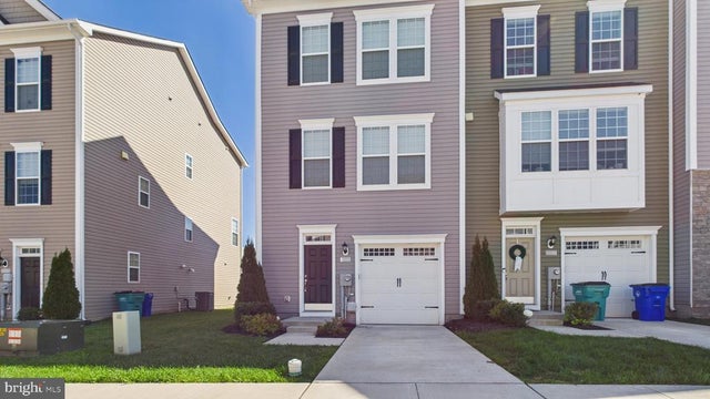 25 Chester Ct, Middletown
