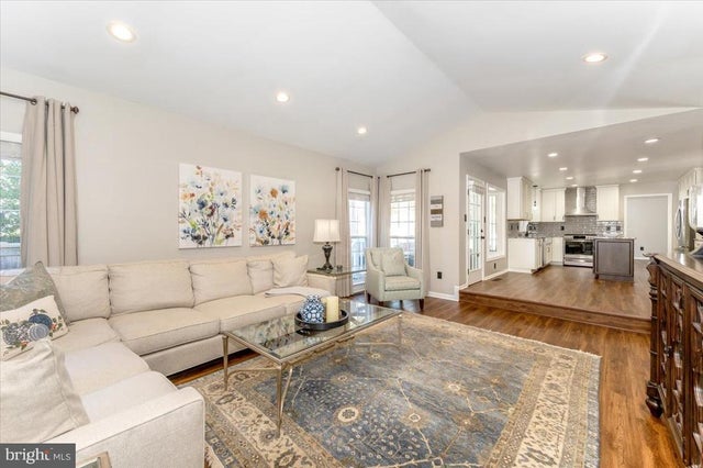 2124 Carroll Creek View Ct, Frederick