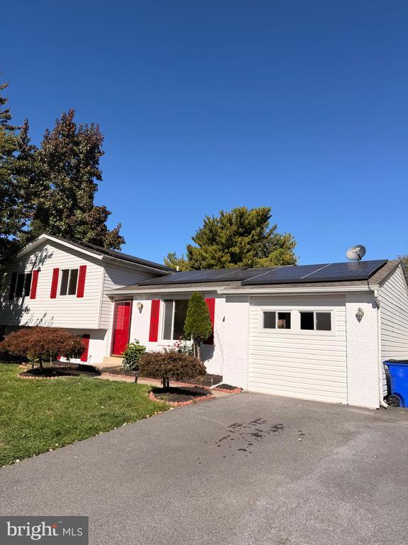 1816 Rocky Glen Dr, Frederick