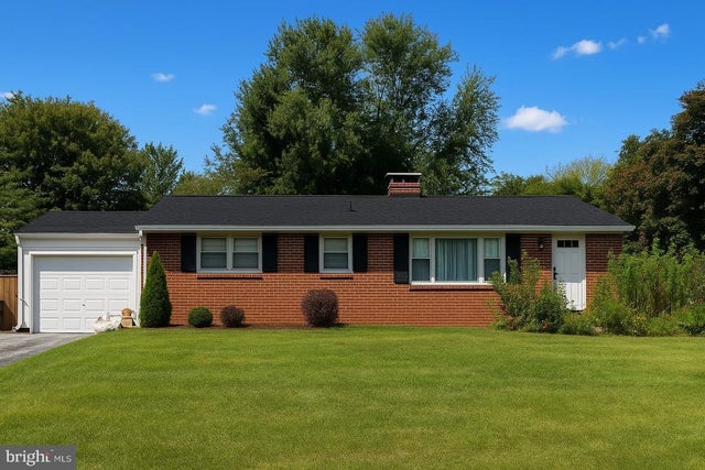 5708 Lakeview Dr, Frederick