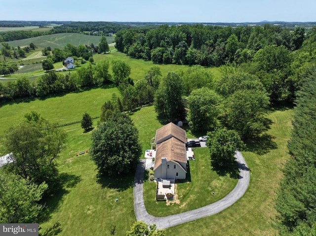 8730 Mapleville, Mount Airy