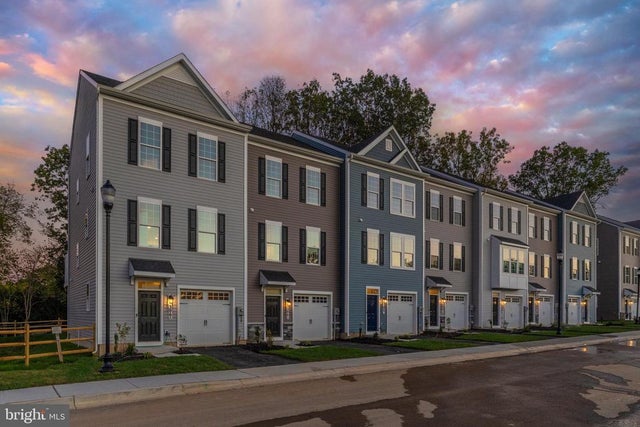 306b Baughmans Ln, Frederick