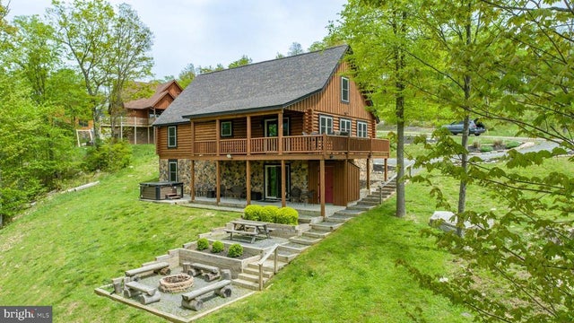 870 N Camp Rd, Mc Henry