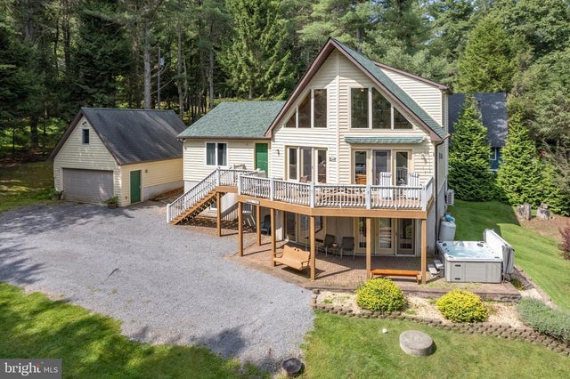 381 Valley View Dr, Swanton