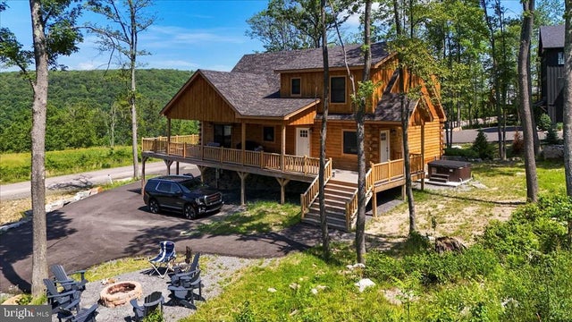 957 N Camp Rd, Mc Henry