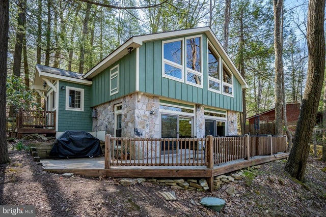 3084 Lake Shore Dr, Oakland