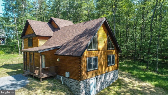 134 Sams Ln, Mc Henry