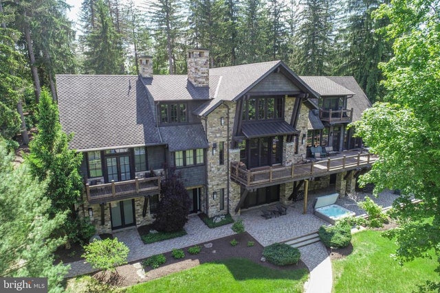 1010 Holy Cross Dr, Oakland