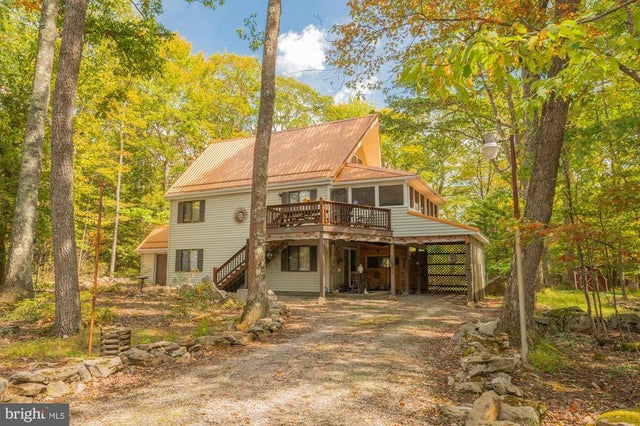 961 Cedar Ln, Oakland