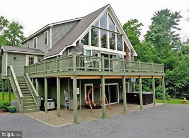 220 Woodlands Hill Ln, Oakland