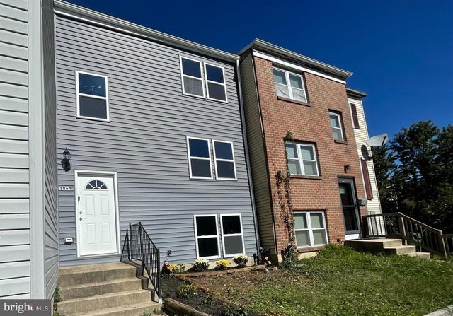 1864 Simons Ct, Edgewood