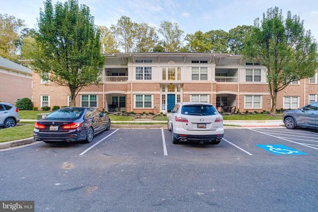 311-b Laurel Woods Dr #18, Abingdon