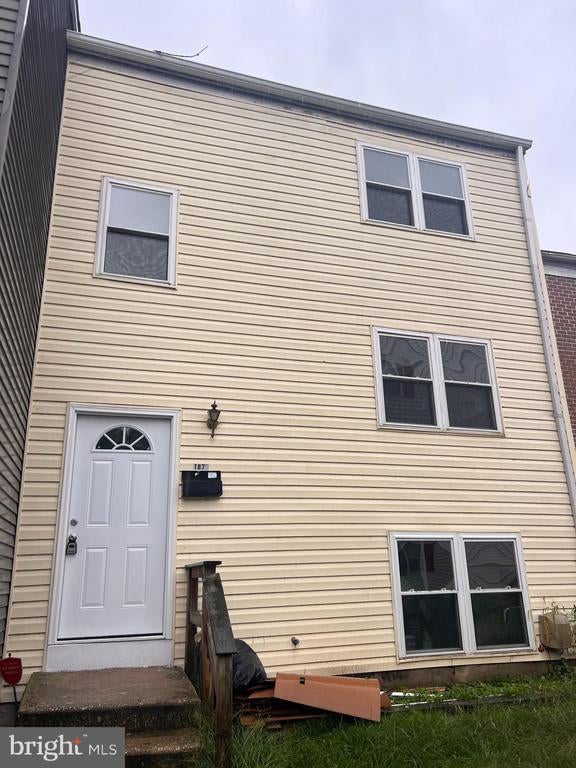 1875 Brookside Dr, Edgewood