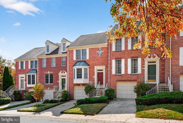 5505 April Journey #123, Columbia