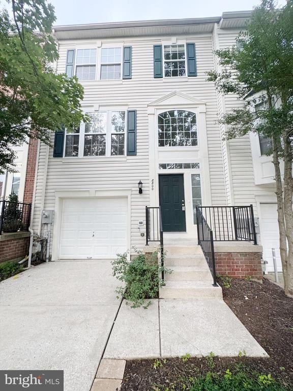 8800 Stonehouse Dr, Ellicott City