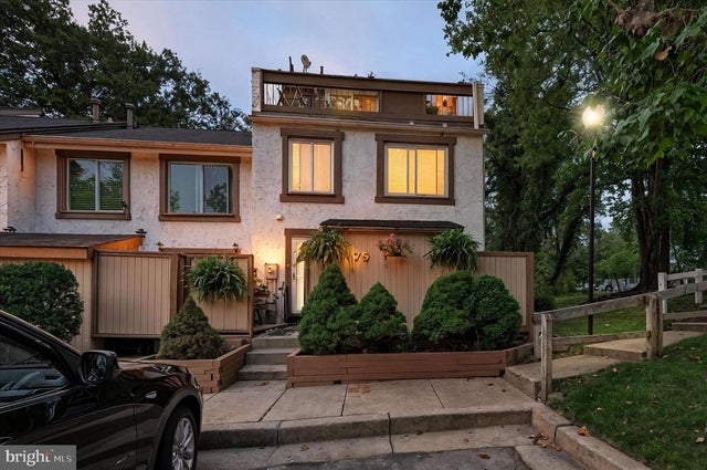 5475 El Camino #4 J, Columbia