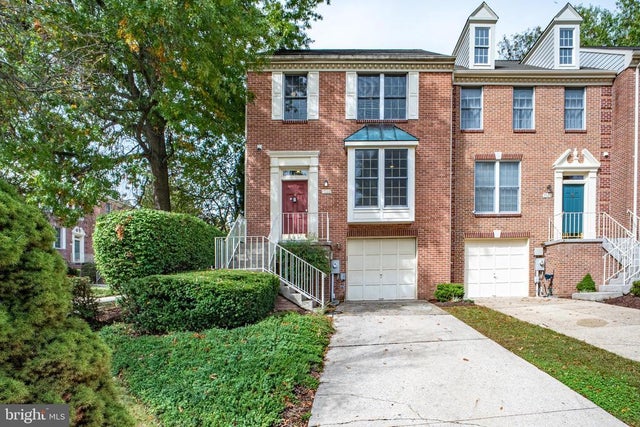 5522 April Journey #11, Columbia