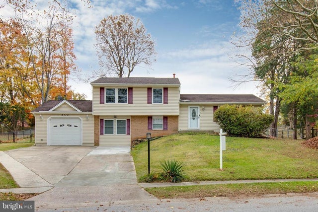 6114 Camelback Ln, Columbia