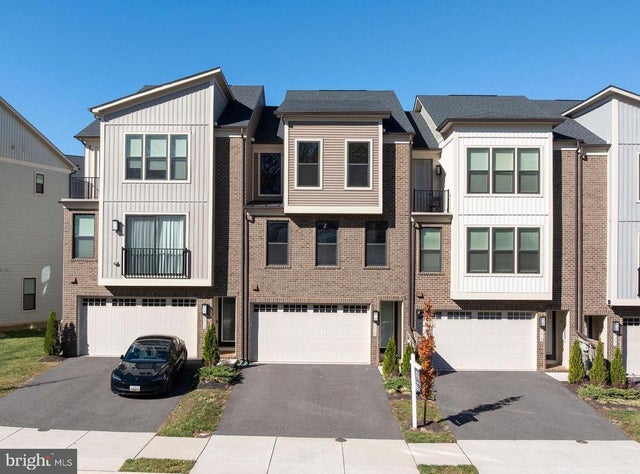 7217 Mainstream Way, Columbia