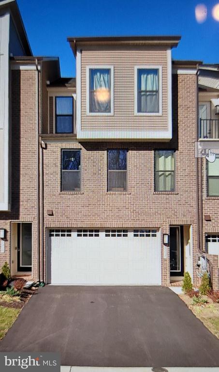 7217 Mainstream Way, Columbia