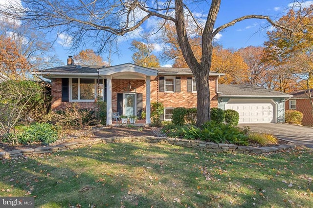 6725 Pine Dr, Columbia