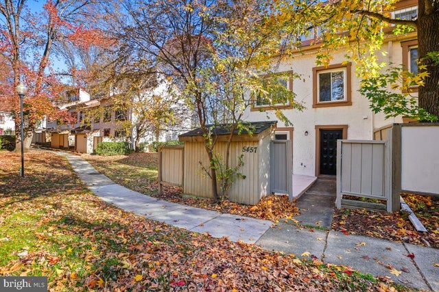 5457 El Camino, Columbia