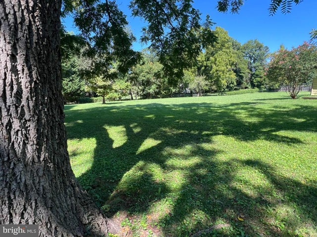 13715 Notley Rd, Silver Spring