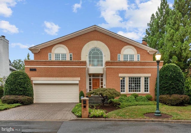 10041 Chartwell Manor Ct, Potomac