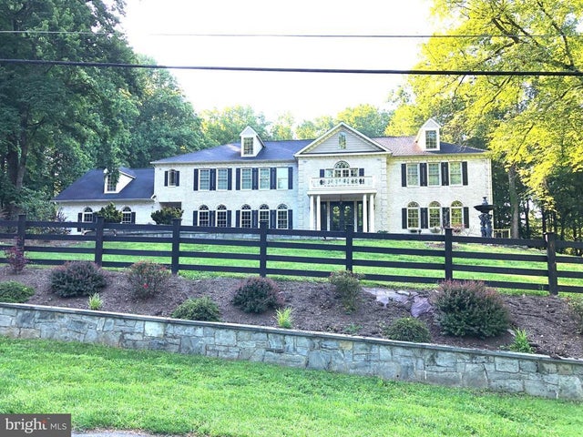 10813 Lockland Rd, Potomac