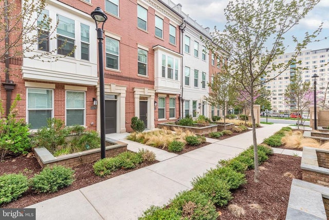 10274 Grosvenor Pl, North Bethesda