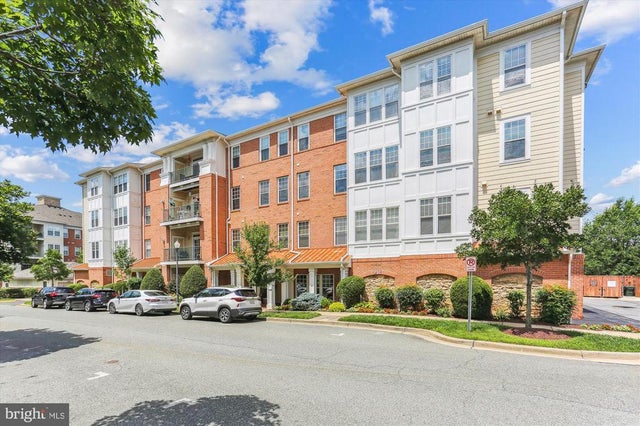 120 Chevy Chase St #405, Gaithersburg