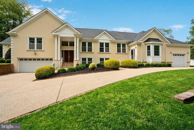 7201 Thomas Branch Dr, Bethesda